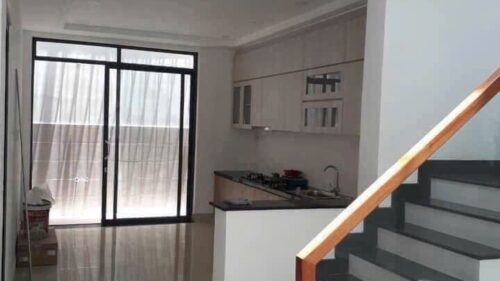 bán nhà phường tân sơn nhì tân phú Cầu thang nhà 3 tầng có sân thượng rộng Tân Sơn Nhì