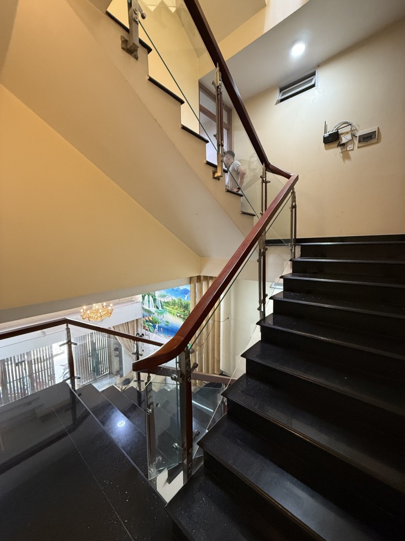 bán nhà mặt tiền Lý Thường Kiệt Phường 9 Tân Bình 85m2