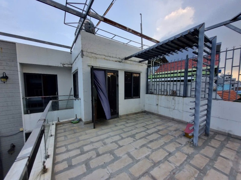 nhà 3 tầng có sân thượng rộng Tân Sơn Nhì