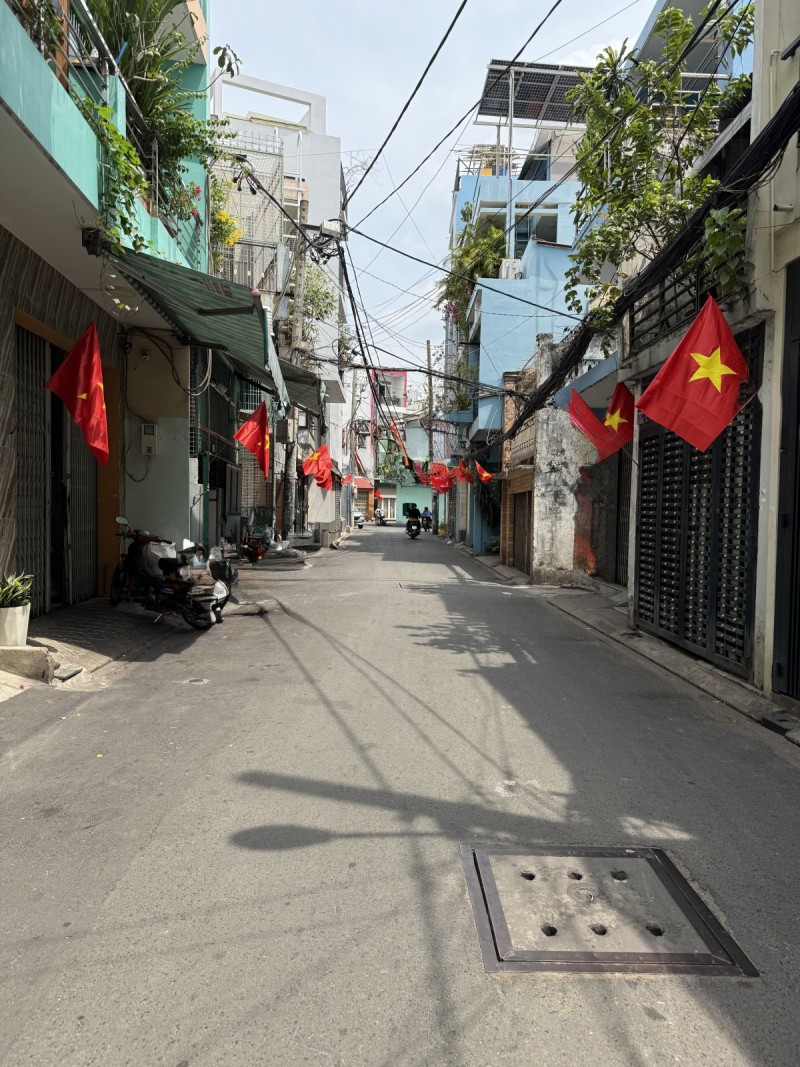 nhà 85m2 có 6 phòng ngủ 7 WC Tân Bình