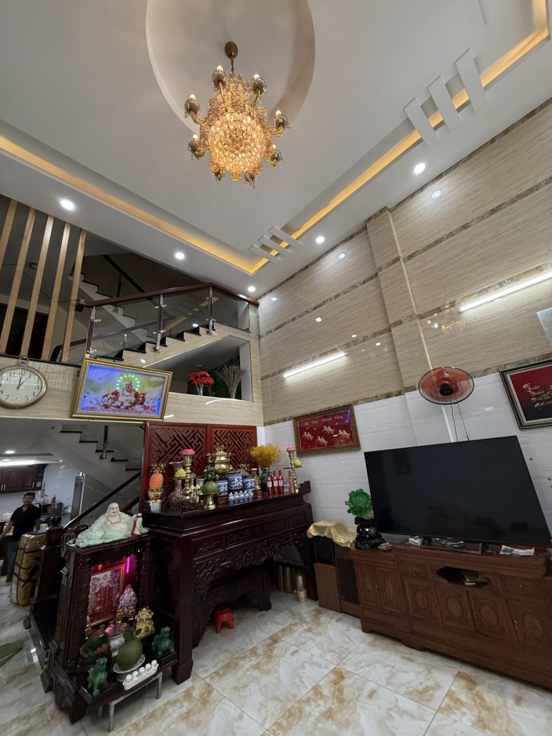 nhà gần công viên, chợ, trường học Tân Bình