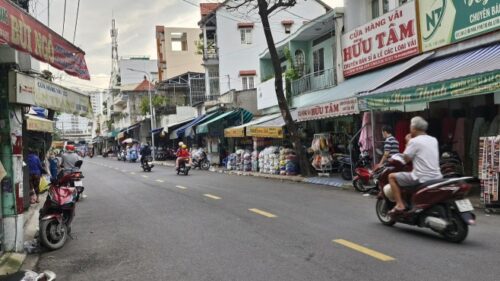 tìm mua nhà chính chủ Tân Phú gần chợ