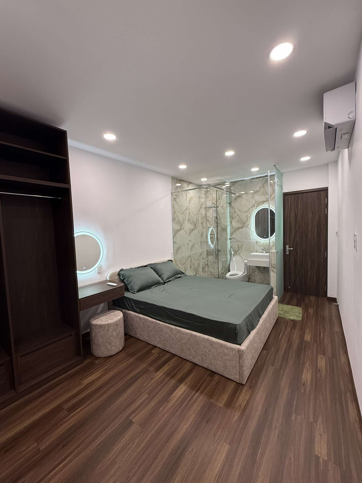 bán gấp nhà Tân Bình 4 tầng SHR giá tốt