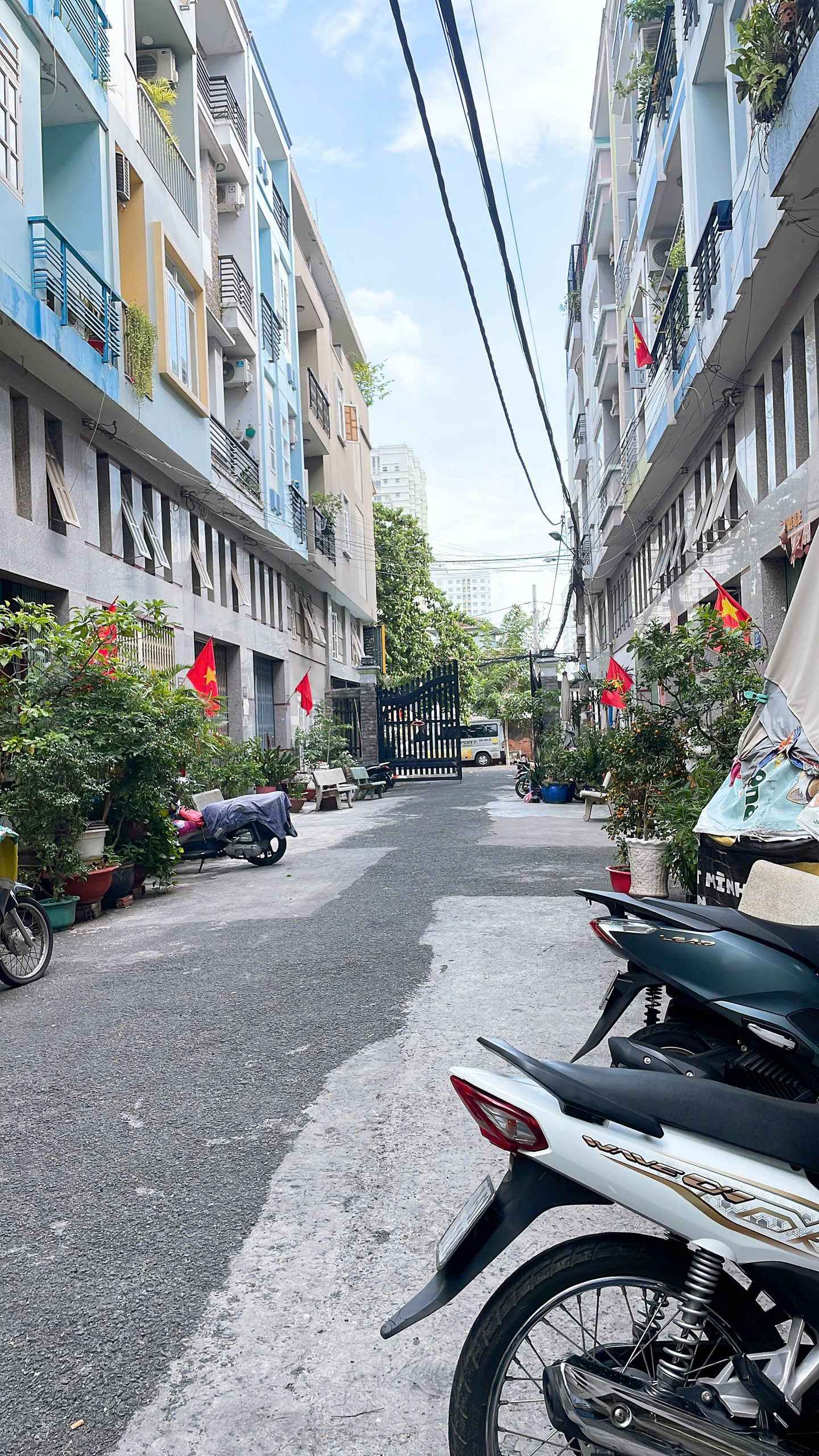 bán nhà gần trường học siêu thị Tân Phú