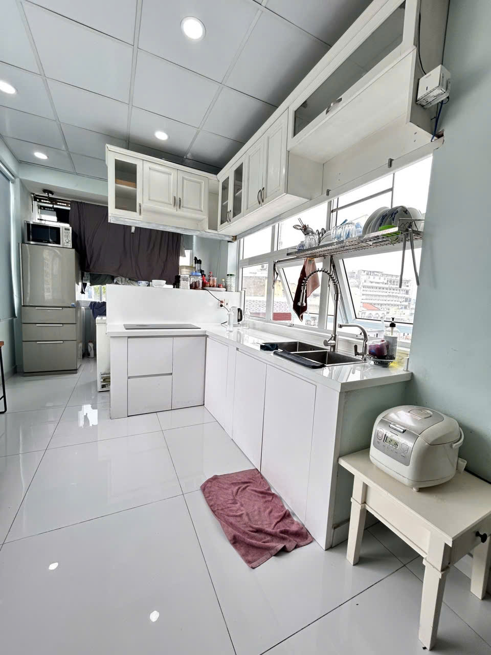 nhà bếp trên tầng thượng thông thoáng