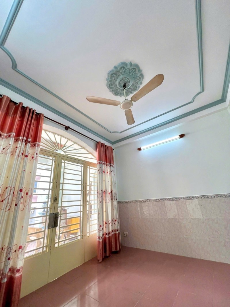 bán nhà mặt tiền Bùi Thế Mỹ