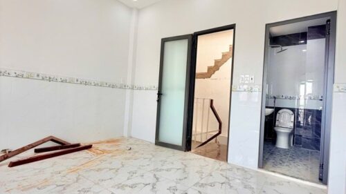 bán nhà gần mặt tiền Kênh Tân Hóa