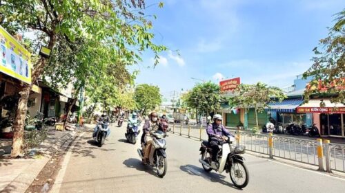 bán nhà gần mặt tiền Kênh Tân Hóa